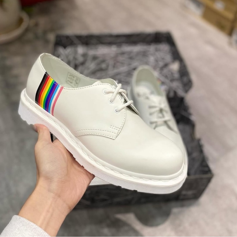 Dr Martens 1461 FOR PRIDE LEATHER SHOES White with Rainbow Stripe Airwair w8‎